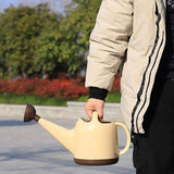 Arrosoir avec pommeau | L'arroseur arrosé