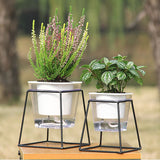 Pot avec système d'arrosage