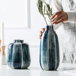 Vase bleu pétrole